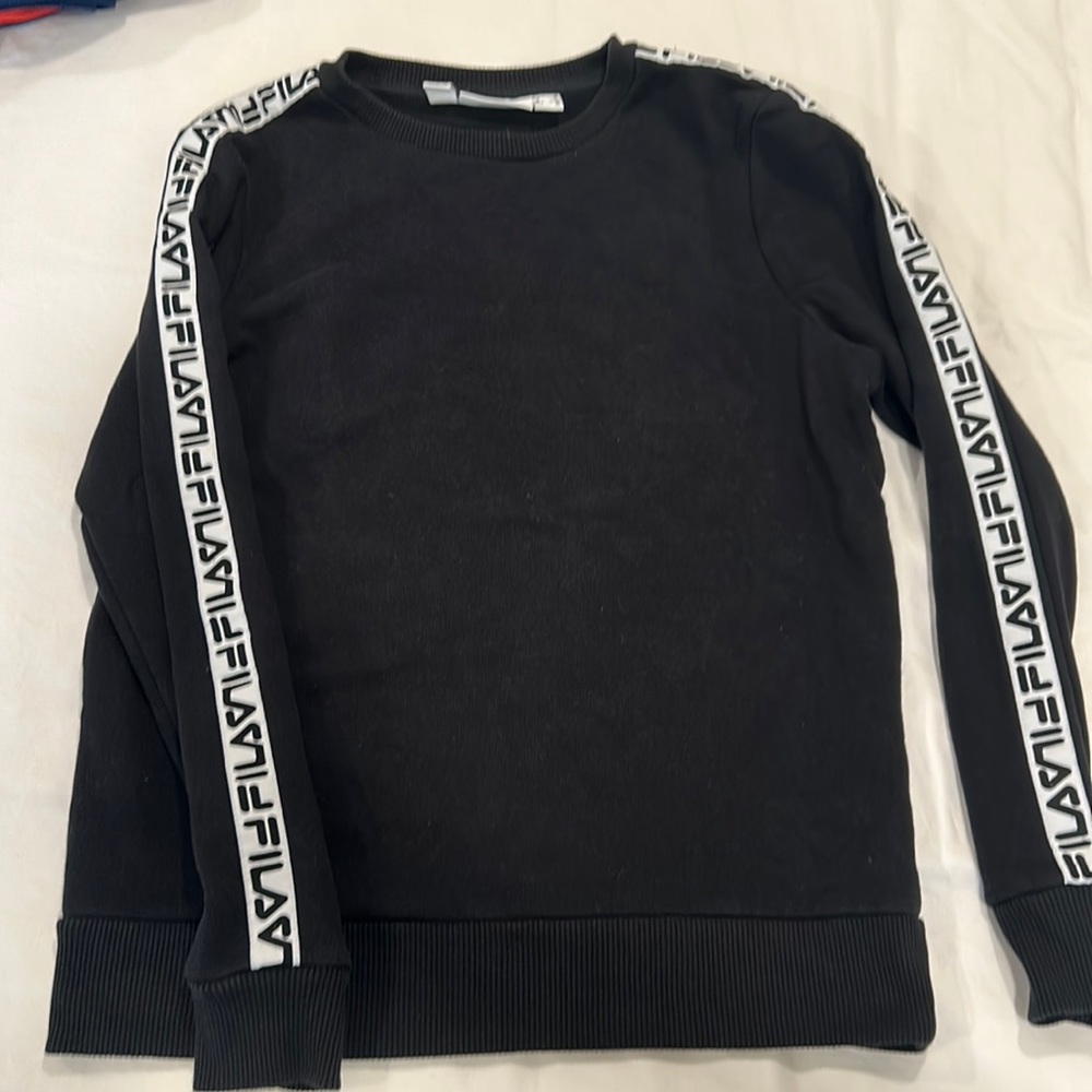 FILA unisex crewneck size medium